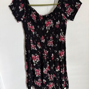 BLACK SIZE LARGE SUMMER DRESS